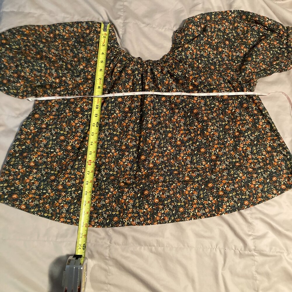 Doen Black Floral Puff-Sleeve Blouse - Picture 15 of 15